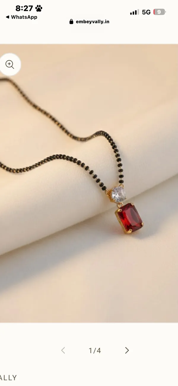 Black_Beaded_Stone_Pendant_Necklace_for_Women