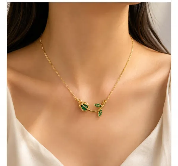 Gold_Stainless_Steel_Pendant_Necklace_For_Women