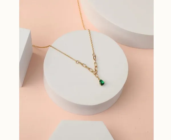 Gold_Stainless_Steel_Pendant_Necklace_For_Women