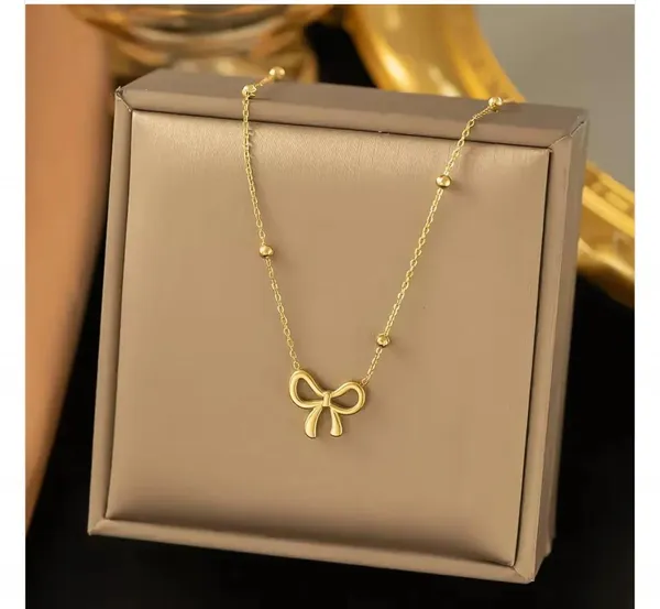 Gold_Stainless_Steel_Pendant_Necklace_For_Women