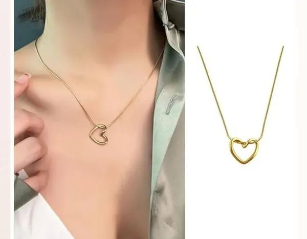 Gold_Stainless_Steel_Pendant_Necklace_For_Women