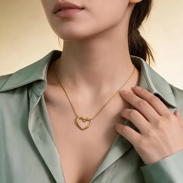 Gold_Stainless_Steel_Pendant_Necklace_For_Women