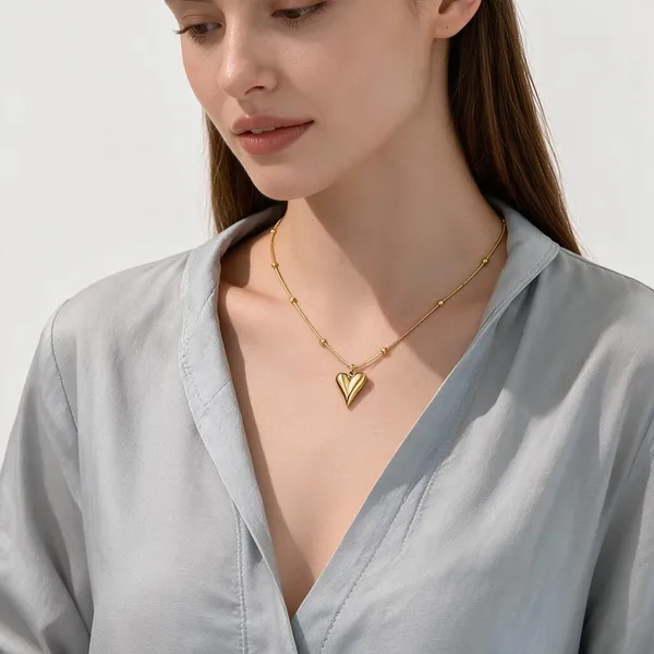 Gold_Stainless_Steel_Pendant_Necklace_For_Women