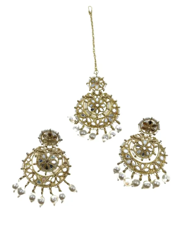 Maang_Tikka_Style_Earrings_For_Women