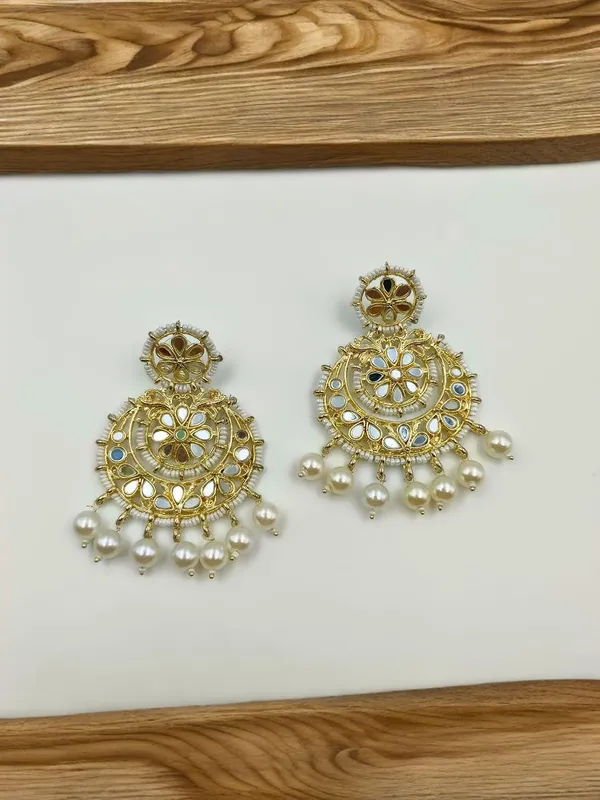 Maang_Tikka_Style_Earrings_For_Women
