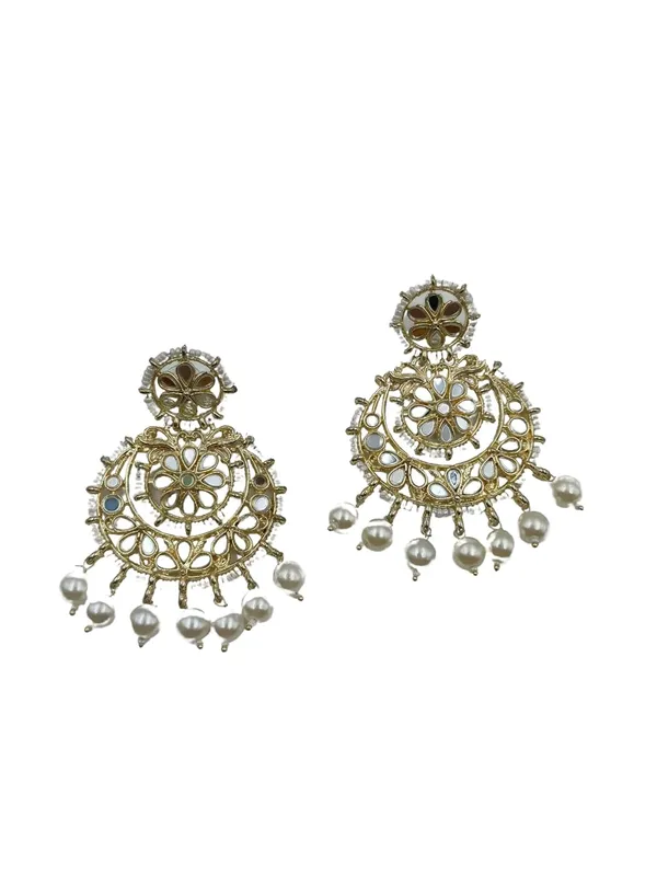 Maang_Tikka_Style_Earrings_For_Women