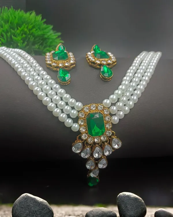 Kundan_Necklace_With_Drop_Earrings_Set