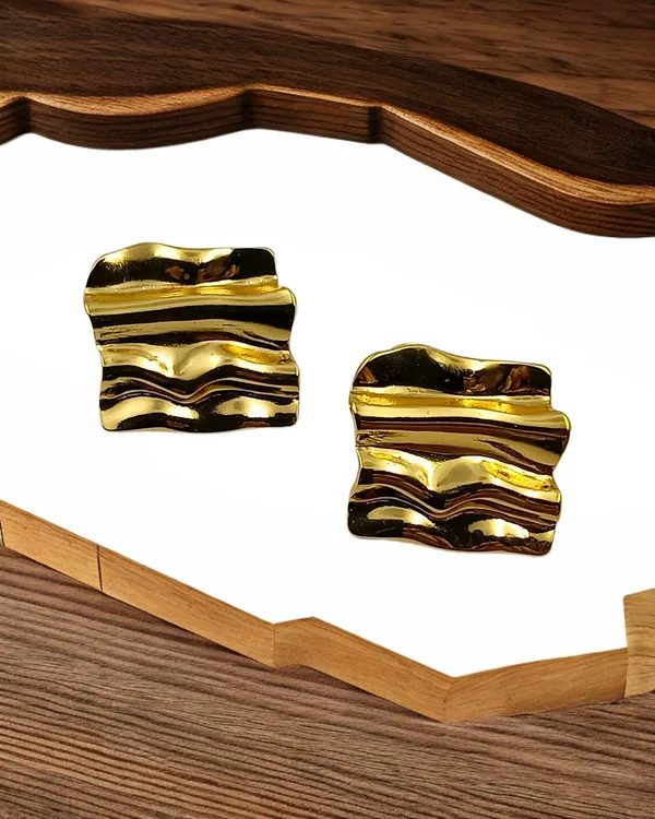 Gold-Tone_Wavy_Statement_Stud_Earrings_for_Women