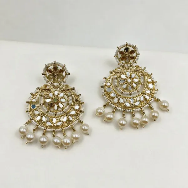 Maang_Tikka_Style_Earrings_For_Women