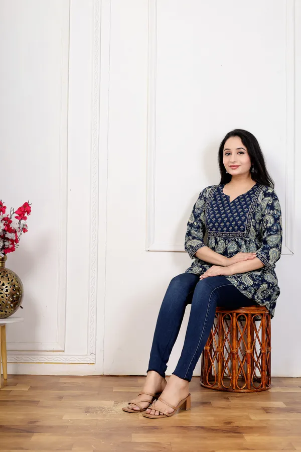 Blue_Printed_Straight_Kurti_For_Women