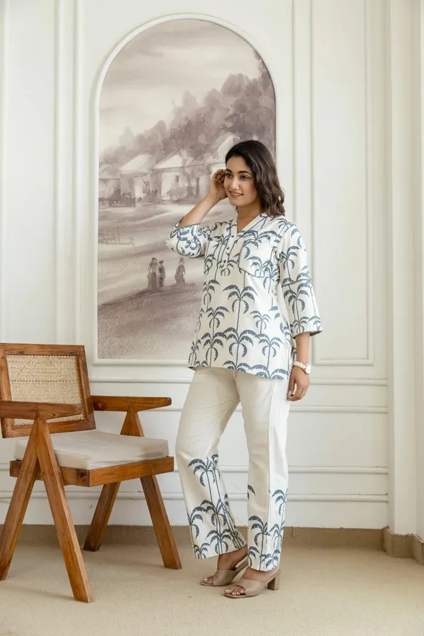 White_Printed_Relaxed_Fit_Kurta_Set_For_Women