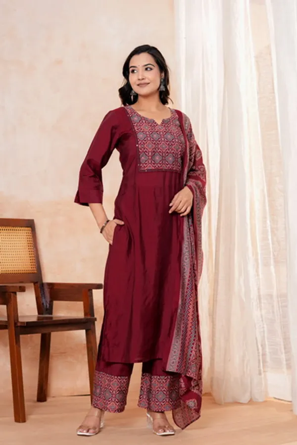 Maroon_Printed_Kurta_Set_For_Women