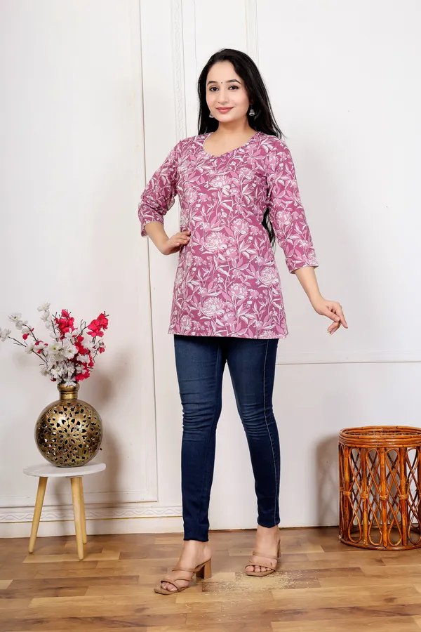 Pink_Floral_Print_Straight_Kurti_For_Women