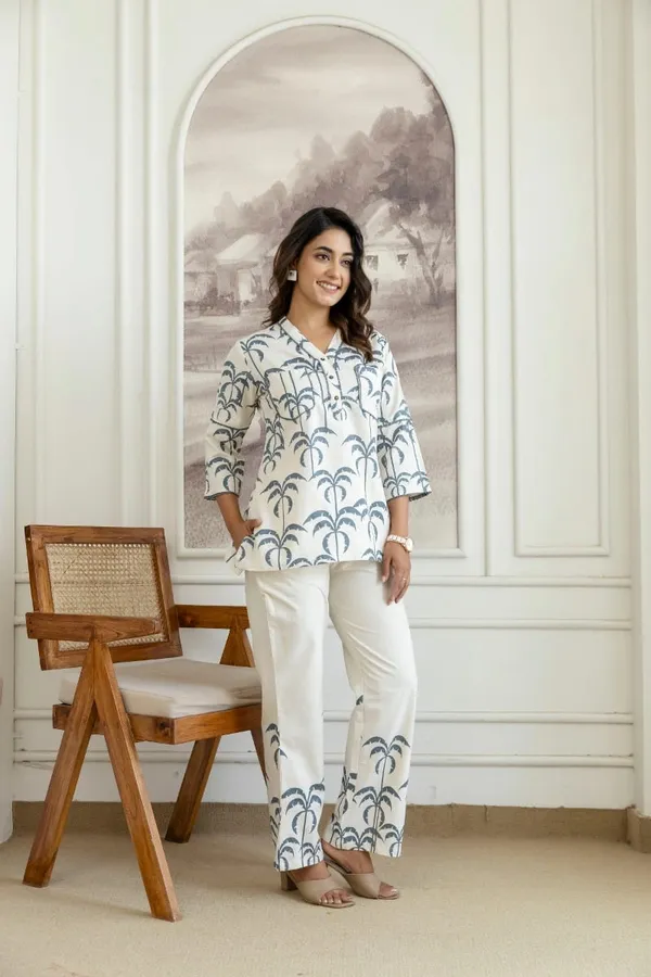 White_Printed_Relaxed_Fit_Kurta_Set_For_Women