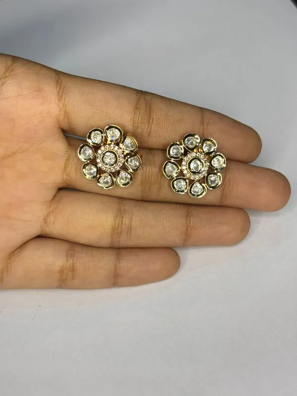 Gold-Tone_Floral_Stud_Earrings_for_Women