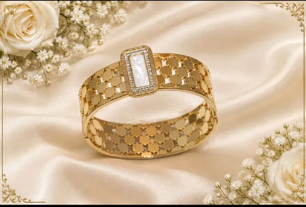 Gold_Stainless_Steel_Statement_Bracelet_For_Women