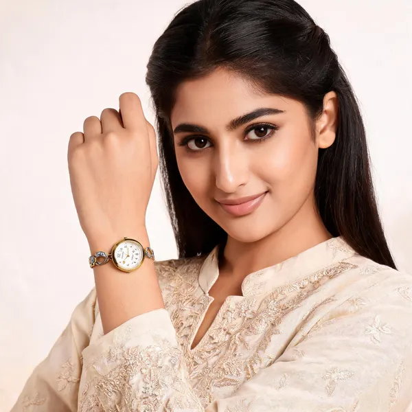 Gold_Stainless_Steel_Analog_Bracelet_Watch_For_Women