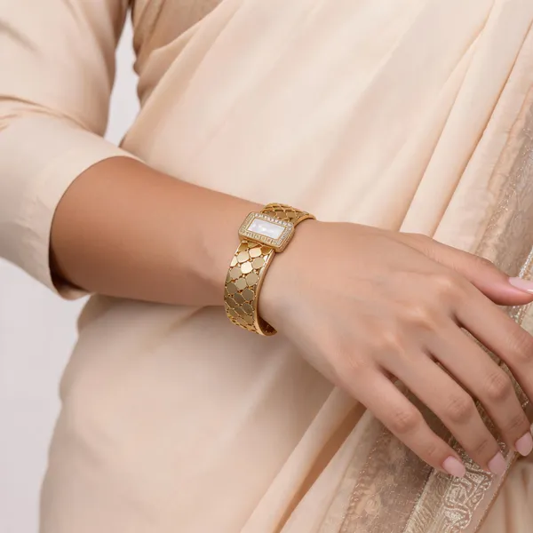 Gold_Stainless_Steel_Statement_Bracelet_For_Women
