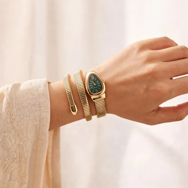 Gold_Tone_Oval_Case_Metal_Bracelet_Watch_For_Women