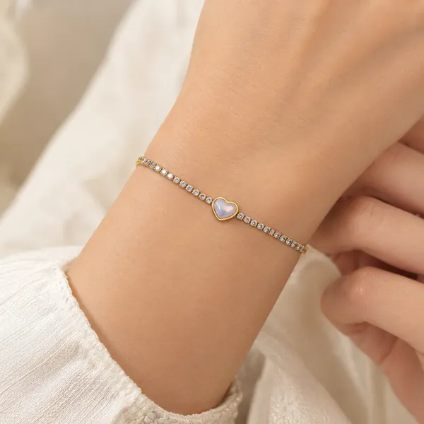 Gold_Tone_Heart_Charm_Chain_Bracelet_For_Women