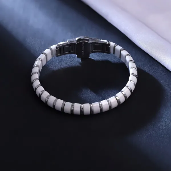 White_Ceramic_Beaded_Metal_Clasp_Bracelet_For_Women