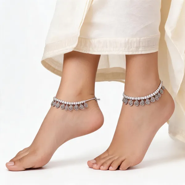 Silver_Alloy_Floral_Paisley_Payal_Anklet_Pair_For_Women