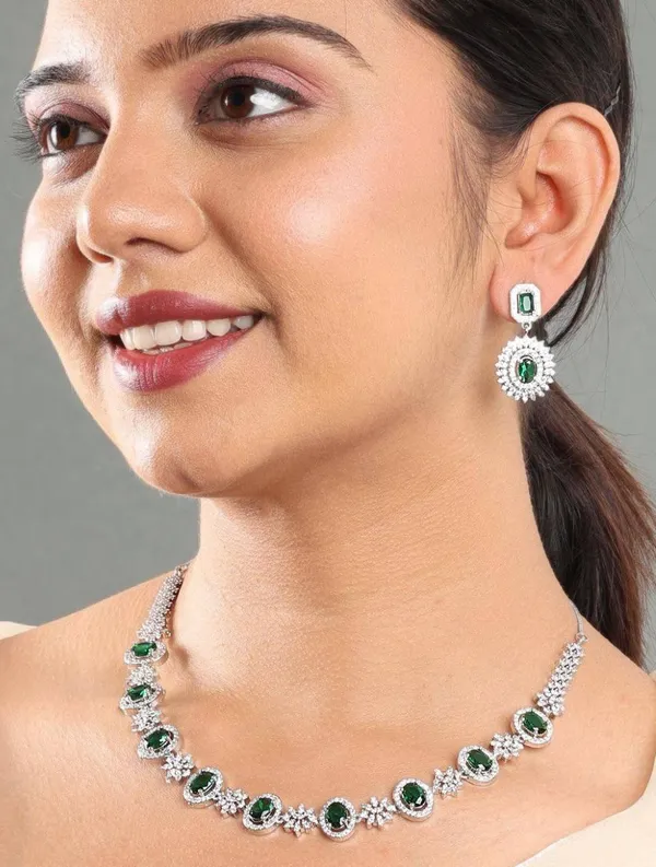 Silver_Green_Stone_Floral_Necklace_And_Earrings_Set_For_Women