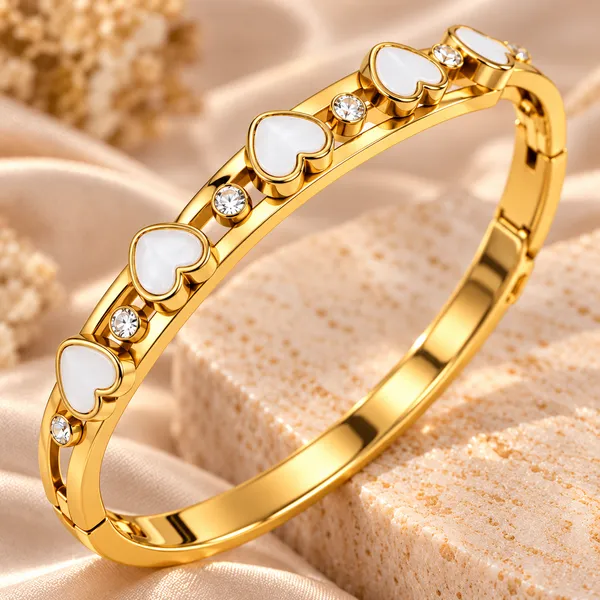 Gold_Stainless_Steel_Heart_Charm_Bracelet_For_Women