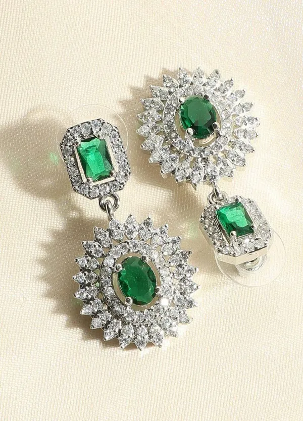 Silver_Green_Stone_Floral_Necklace_And_Earrings_Set_For_Women