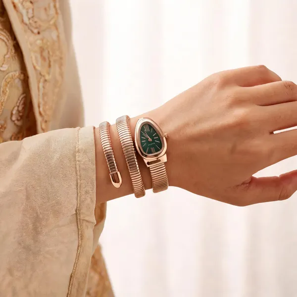 Rose_Gold_Stainless_Steel_Bracelet_Analog_Watch_For_Women