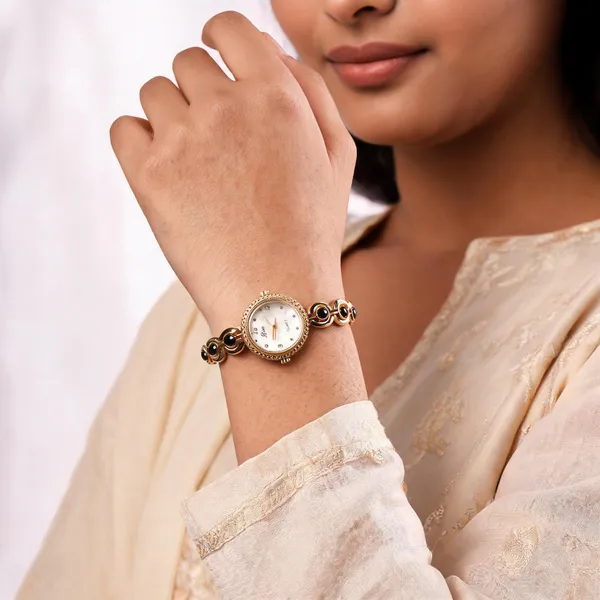 Gold_Stainless_Steel_Linked_Bracelet_Watch_For_Women