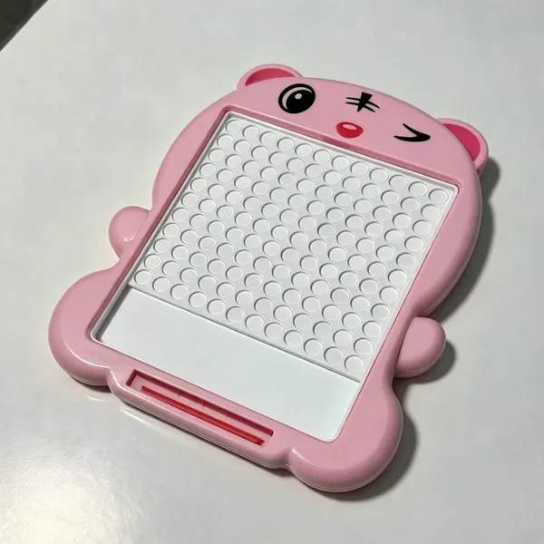 Pink_Plastic_Magnetic_Bead_Drawing_Activity_Board_For_Kids