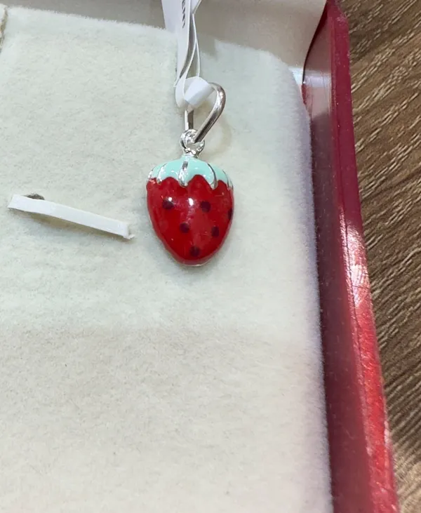 Red_Strawberry_Pendant_Charm_for_Women