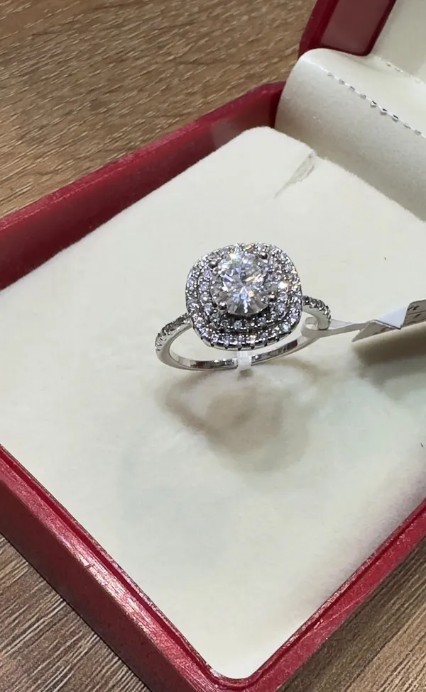 Silver_Tone_Round_Crystal_Cluster_Ring_for_Women