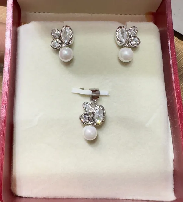 Silver-Tone_Pearl_Pendant_Earrings_Jewellery_Set_for_Women