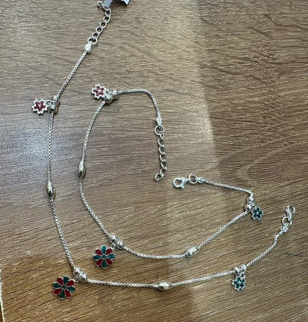 Silver_Tone_Floral_Charm_Anklet_Set_for_Women