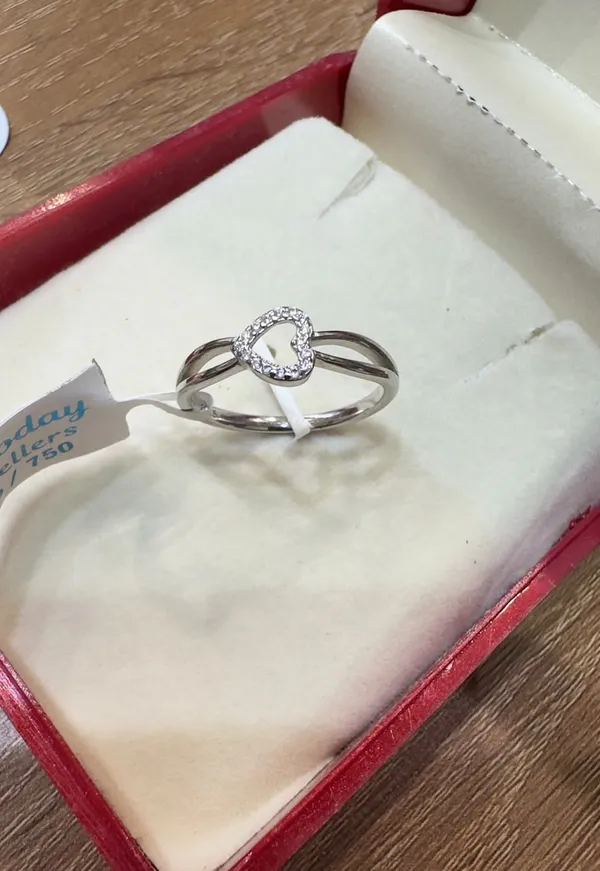 Silver_Tone_Heart_Design_Ring_for_Women