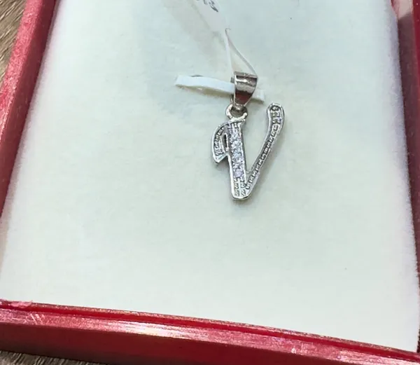 Silver-Tone_V_Letter_Pendant_for_Women