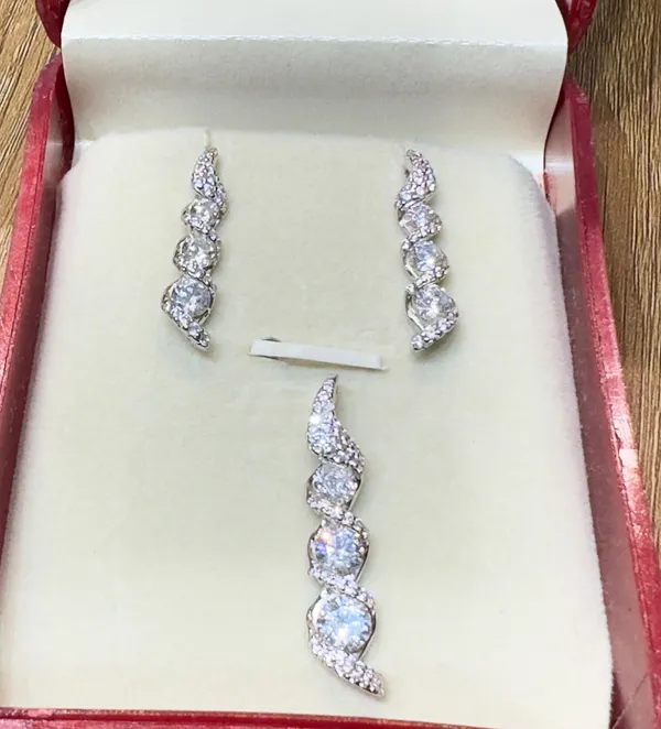 Silver-Tone_Crystal_Pendant_Earrings_Set_for_Women