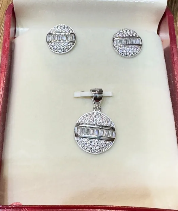 Silver-Tone_Stone_Studded_Pendant_Earring_Set_for_Women