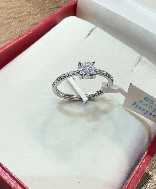 Silver_Tone_Solitaire_Style_Ring_for_Women