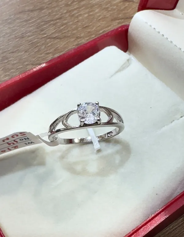 Silver_Tone_Solitaire_Ring_for_Women
