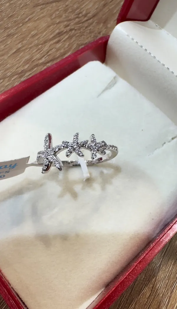 Silver-Tone_Crystal_Star_Ring_for_Women