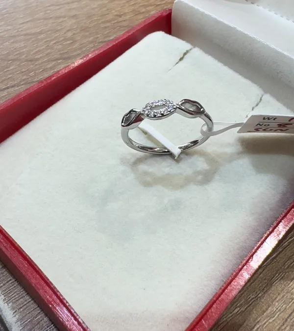 Silver-Tone_Embellished_Ring_for_Women