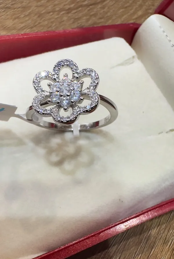 Silver_Tone_Floral_Crystal_Ring_for_Women