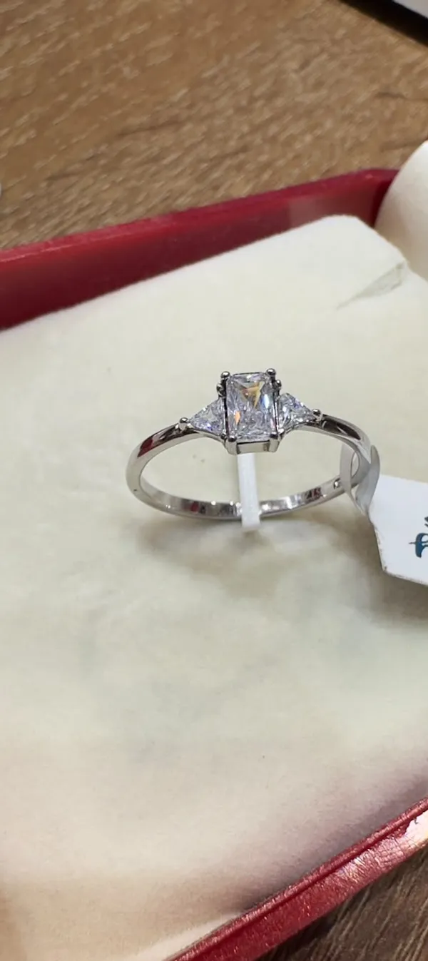 Silver_Tone_Solitaire_Ring_for_Women