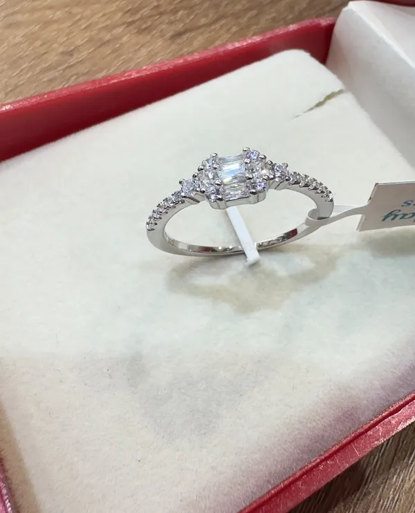 Silver-Tone_Stone_Embellished_Ring_for_Women