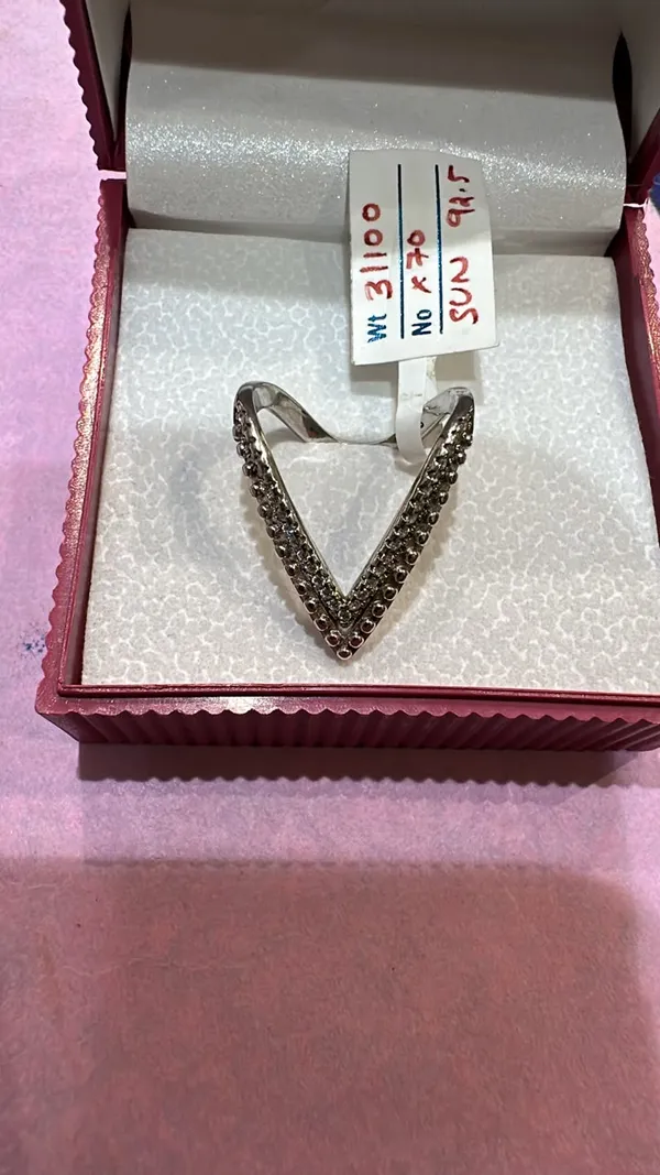 Silver_Tone_V_Shape_Fashion_Jewellery_for_Women
