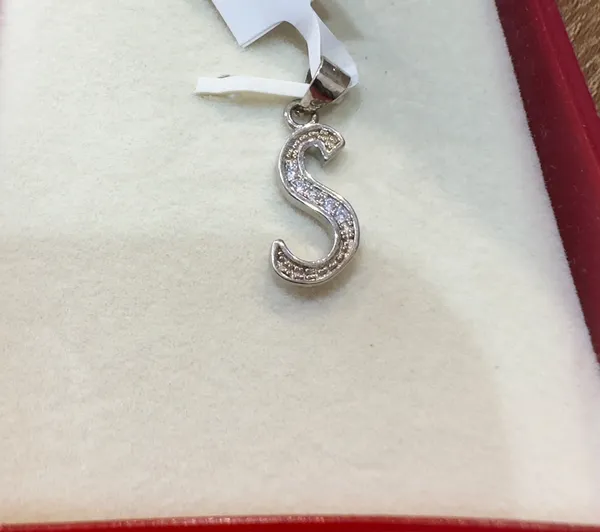 Silver_Tone_Rhinestone_S_Letter_Pendant