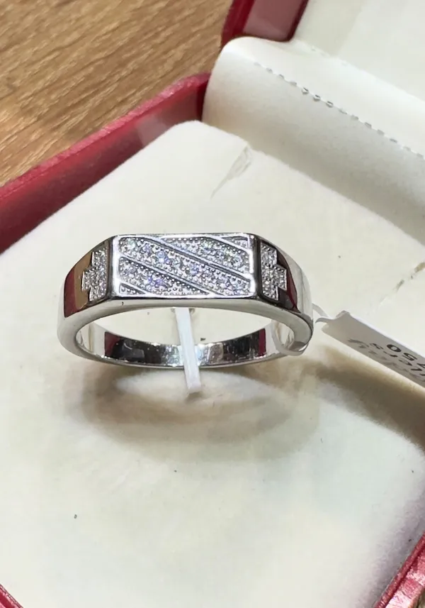 Silver-Tone_Stone_Studded_Ring_for_Men